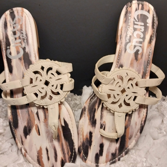 Circus by Sam Edelman Cream Sandals - Picture 1 of 3